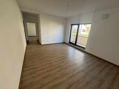 Proprietar vand garsoniera Sanpetru residence