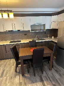 Închiriez apartament cu 3 camere în centrul Bistriței