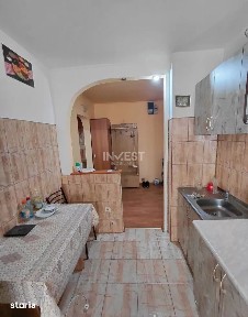 Apartament de 2 camere, decomandat, etaj intermediar