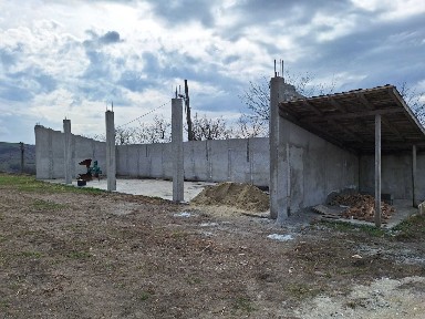 Casa si teren 7000 mp