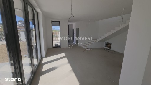 Casa de vanzare 4 camere, 3 bai, teren 400 mp teren, terasa
