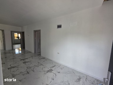 Exclusivitate! Casa la sol, 3 camere, posibilitate mansardare, Valu lu