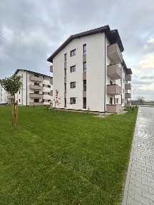 PROPRIETAR: Vând Garsonieră NOUĂ, 38mp, plus balcon de 5 mp.Parcare supraterana, Sânpetru
