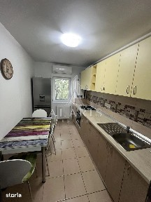 Apartament cu 3 camere, zona Lipovei