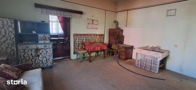 Apartament 2 camere cu curte de renovat,69 mp, strada Razboieni, Turda