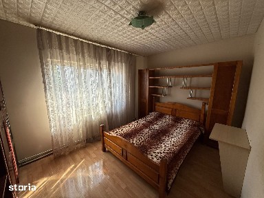 Vând apartament 2 camere Mioveni, centru-bulevard Dacia