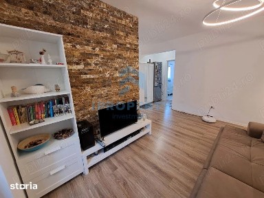 Rosu | 3 camere | Bloc Nou