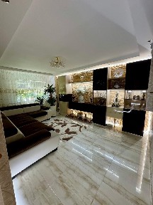 Apartament cu 3 camere+garaj auto