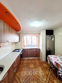 Apartament 3 camere de închiriat - Brașov- strada De Mijloc