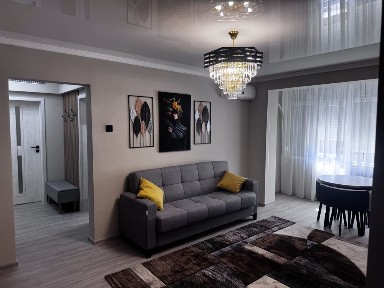 Apartament 3 camere de închiriat - Piața Mare, Brăila | 2 balcoane