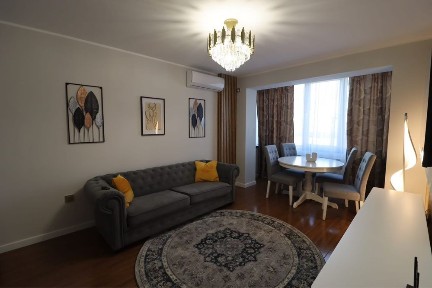 Apartament 2 camere, renovat și mobilat modern - Piața Mare, Brăila, etaj 1