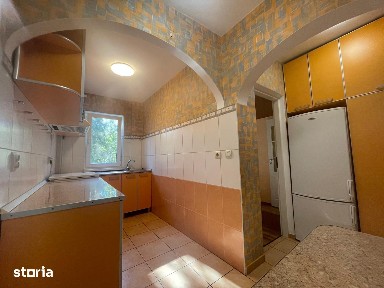 Ap 3 camere, renovat, mobilat, utilat, etaj 2, Rogerius-Pret 93900 eur
