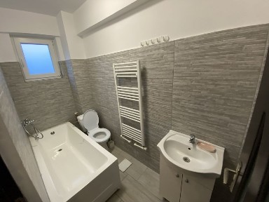 Pf inchiriez ap 1 cam studio Visani