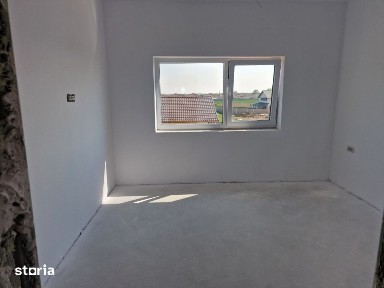 Apartament cu 3 camere de vanzare in Bucovat
