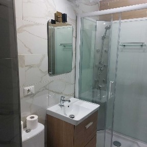 Apartament cu 2 camere de închiriat