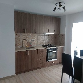 Apartament cu 2 camere de închiriat