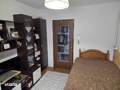 Apartament cu 4 camere, decomandat, cu boxa - Manastur, Aleea Negoiu