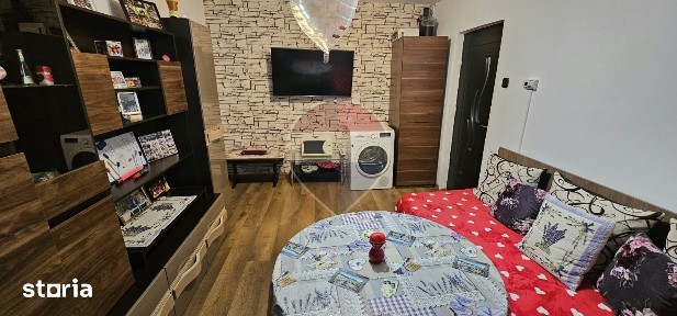 Apartament cu 3 camere de vânzare în zona Spitalului Buhuși