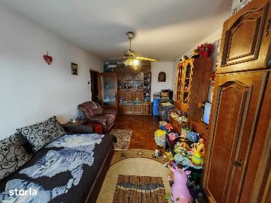 2 camere decomandate, Banca Națională