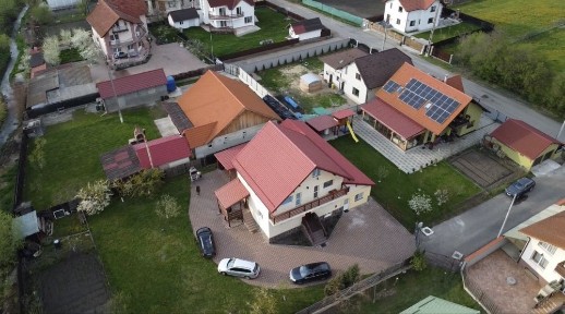 Propietar-Casă și pensiune -utilizare rezidențială sau turistică Brașov- Sânpetru Central, Teren 1300 mp