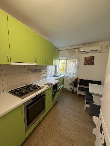 Apartament cu 3 camere, zona Rogerius