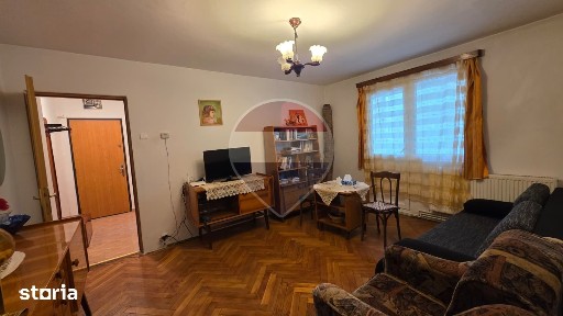 Apartament cu 2 camere de vanzare, str. 1 Dec, Medias