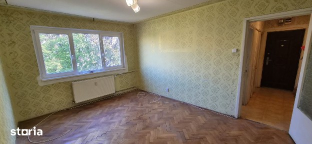 Apartament 3 Camere si garaj sub bloc zona Dacia 112.000 euro