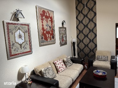 Apartament 3 camere central în Iași, parcare in fața casei.