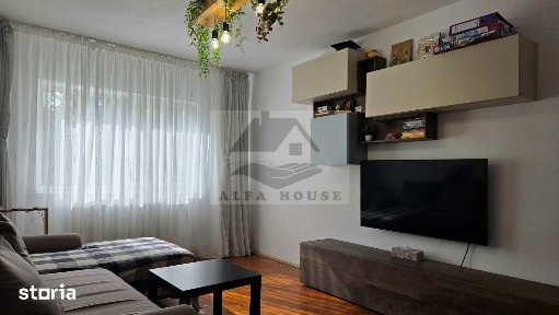 Apartament cu trei camere, Racadau - etaj 2, renovat integral.