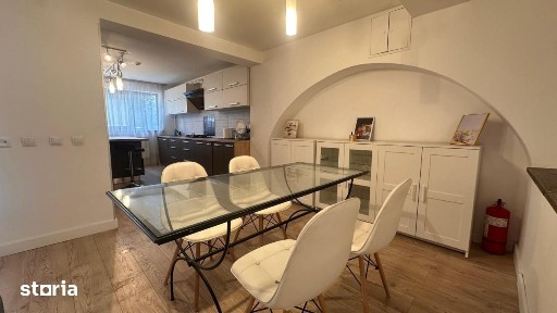 Vila de lux 7 camere 390mp utili + curte 200mp zona Strand