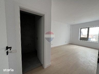 Apartament 3 camere | 3 bai I The Lake Home Sibiu