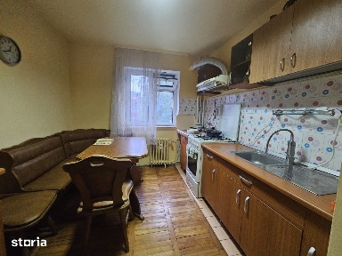 Apartament de vanzare, G. Enescu, 3 cam., et. 2, 67 mp si balcon 4 mp.