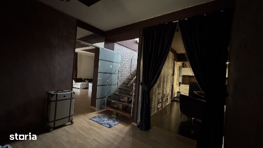 Casa spatioasa cu 7 camere si curte proprie, zona Dambovita