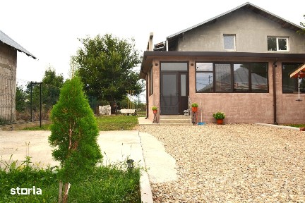 Casa de vanzare in Vacaresti, 7 km de Targoviste spatiu generos, linis