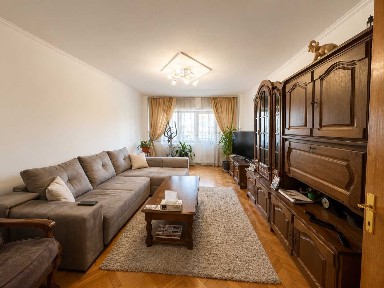 Apartament 3 camere - Targoviste Micro 11 in spatele Tribunalului Nou