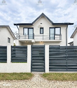 Casă cu 4 camere, 3 băi - dormitor matrimonial cu baie proprie