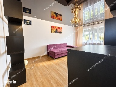 Apartament cu 3 camere decomandate, Micro 17 - Strada Oltului