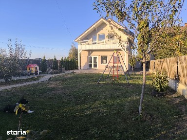 Casă individuală lângă parc | 153 mp utili parter + etaj, teren 585 mp