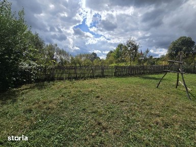 Casa cu teren de 1.615 mp in Pietrosani - zona frumoasa de deal