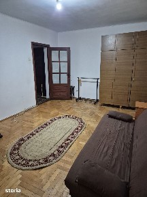 Apartament cu balcon, lift și bucătărie separată