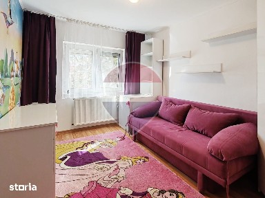 Apartament spațios cu 3 camere de închiriat, zona Rogerius
