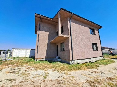 Casă de vânzare
