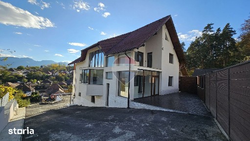 Casă / Vilă cu 15 camere de vânzare în zona Brebina
