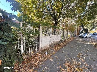 Teren cu casa pentru afaceri | Vad comercial - 310mp Teren, Front 16m
