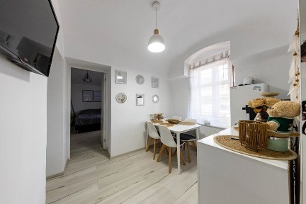 PF vand apartament la curte, centru, vis-a-vis Platinia, USAMV.