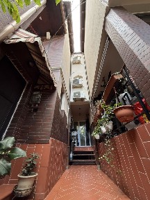 Inchiriez apartament 2 camere in vila, zona Aviatiei la 2 minute de statia de metrou Aurel Vlaicu