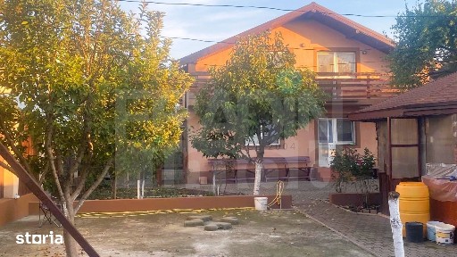 Voluntari,Vilă P+1, împărțită ca 2 apartamente, intrări separate,530mp