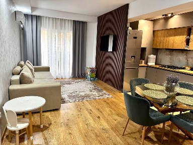 Apartament de vanzare in Cosmopolis, 3 camere, faza 2, vedere la piscina