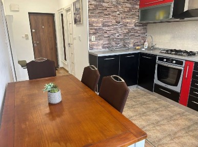 Inchiriez apartament modern si spatios, 43 mp + balcon, loc de parcare, complet echipat