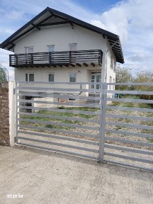 Casa de vanzare, 396 mp, zona Chetani